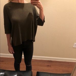 Army green, light, quarter sleeved top